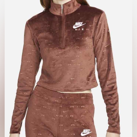 Nike Tops - NWT ❗️ Nike Air women's veloure 1/4 zip long sleeves top bronze ( brown) size xs